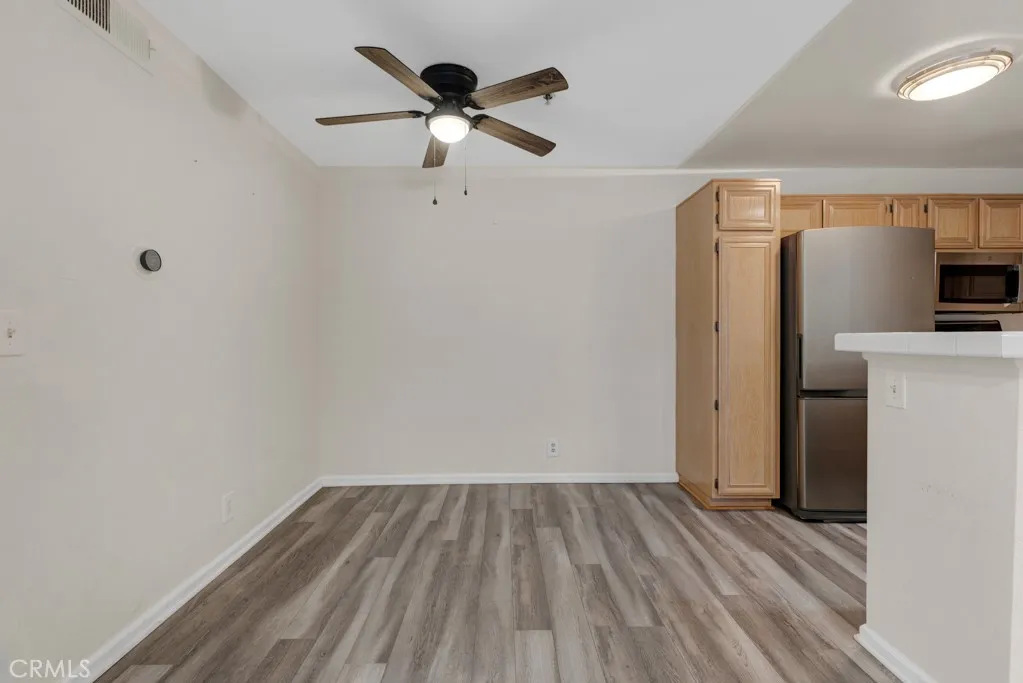 5744 Oak Bend Lane 203, Oak Park, California 91377 home-pic-11